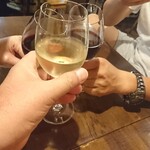 炭火とワイン - 乾杯。