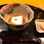 懐石料理 はし本 - 季節を感じる紫陽花の器が美しい