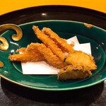 懐石料理 はし本 - 軽く塩味のもち米の衣も香ばしく美味でした♡
      