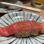Sugoi Niboshi Ra-Men No Ge Sushi Tsuri Kin - 赤酢握り 本マグロ 中トロ おかわり