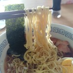 田中屋製麺所 - ラーメンを調理