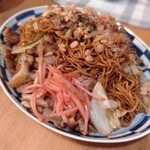 田中屋製麺所 - 焼きそばを調理