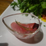 タケル クインディチ - メジマグロのカルパッチョ