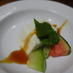 タケル クインディチ - パンナコッタにスイカとメロン
