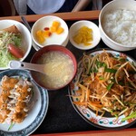 栄盛 - レバニラ炒め定食