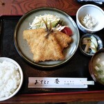 割烹 要 - 料理写真:鰺フライ定食@600