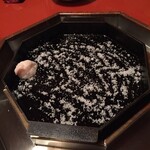 三嶋亭 本店 - ザラメ投入