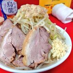 ラーメン二郎 - 小豚(850円)麺少なめ、ニンニク ヤサイ アブラ。