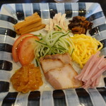 五味八珍 - 五目はつまみにもなるやつばかり：笑