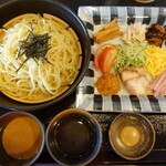 五味八珍 - 五目冷やしつけ麺(950円)