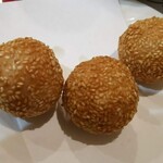 台湾料理 百鮮味 - 『 ゴマ団子 』