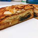 きみかげ - チョコ入りクロワッサン・オ・ザマンド　断面