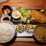 東京料理 アネモネ - お肉の定食ロースカツ（ご飯大盛り無料）　1100円