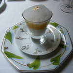 前菜：オーストラリア産のクリスタルベイ海老とホワイトアスパラガスのブランマンジェ