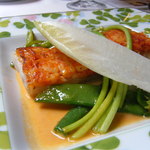 モナリザ - 魚料理(10000円のコースと差し替え)：桜海老をパネして焼いた的鯛と海老のポタージュ