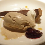 マザーエスタ - チャイのアイスクリームとチョコレートのタルト