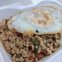 coci - ガパオ　900円税込　※サラダ付き