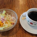 POCUBAR DI SATURNO COFFEE HOUSE - +200でサラダとドリンク