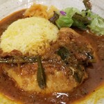 SPICY CURRY 魯珈 - フレッシュハーブのスリランカ風手羽先カレー