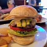 パントリー コヨーテ - アボカドチーズバーガーアップ♪