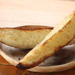 2. Garlic toast (1p)