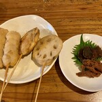 角打福本屋 - 串揚げ「豚」「鶏もも」「れんこん」「牡蠣」と、河豚の糠漬け