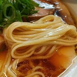 麺とスープも変わらず美味しいですね