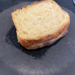 ラ・ボンヌターブル - 