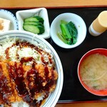 ばかうま食堂 駒どりや - ハーフ丼‼️(ソースカツ&味噌カツ)