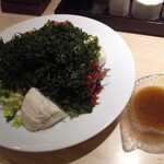 Sushiya Ginzou - 岩のりと豆腐の海藻サラダ520円
                　わさびドレッシング