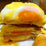 紅鶴 - ベーコンと目玉焼き