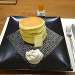 紅鶴 - 蜂蜜とバター・ホイップクリーム(S)トッピング1200円（クリームトッピングプラス100円）