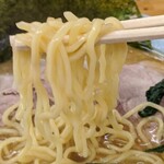 濱壱家 - チャーシューメン　麺リフト