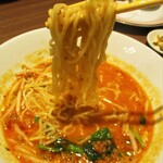 浜木綿 - 名物 担々麺 890円（税別）。　　　　　2020.06.21