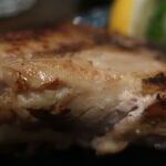 炭火焼酒亭ローリンストーン - 鰤カマ焼き　ズームアップ