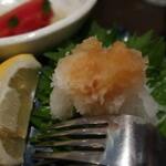 炭火焼酒亭ローリンストーン - 鰤カマ焼き　ズームアップ