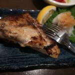 炭火焼酒亭ローリンストーン - 鰤カマ焼き　ズームアップ