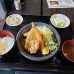 Irori Ryouri Unakaku Wanari - ミックスフライ定食　880円