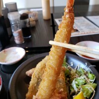 囲炉裏料理 うな革 和なり - エビフライ