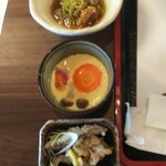 Hiroshima Kakidokoro Taishuusakaba Baketsu - 牛スジ煮込み、茶碗蒸し、小鉢(南蛮) (2020.6月)