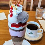 クリクリ - ライチと木苺とチョコのパフェ¥1000
      ~2020/7/2