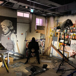 丸大ホール - カッチョいいバンクシー