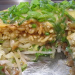 広島流お好み焼き 秀 - おもちとチーズでズッシリと重厚感が。