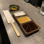 とんかつ 大喜 - とんかつソース・からしソース・本日の塩(モンゴル)