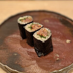 鮨　仙八 - 赤貝ヒモとシソ