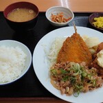 赤丸食堂 - 日替わり定食(焼肉・唐揚げタルタルソース・アジフライ)