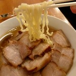 坂内食堂 - 麺リフトアップ