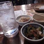 日の出横丁 - 飲みホ3杯目プレーンハイ