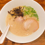 博多 一風堂 - 白丸元味、825円。