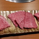 焼肉 カロッソ - 地産地消熊野牛盛り　ロースミスジバラだと思う